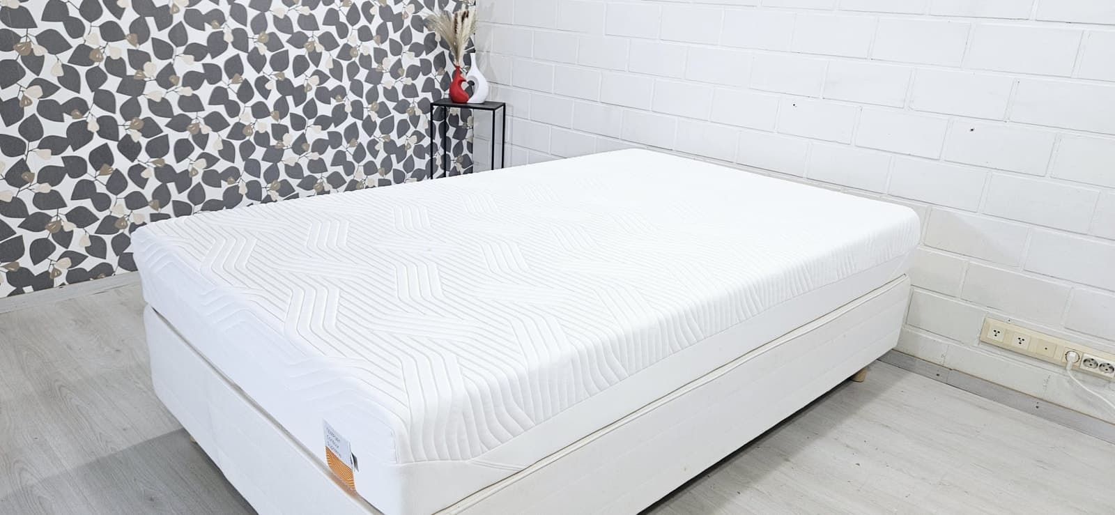 (T22) TEMPUR Contour supreme jenkkisänky, ilmainen kuljetus, free delivery.