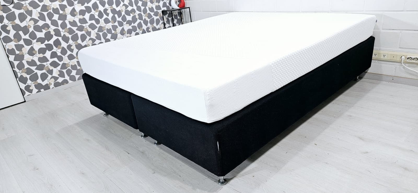 (T28) Tempur sänky, ilmainen kuljetus, free delivery.