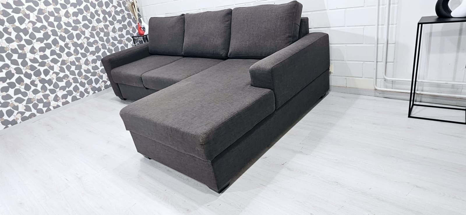 (A25) Bellus vuodesohva, ilmainen kuljetus, free delivery.