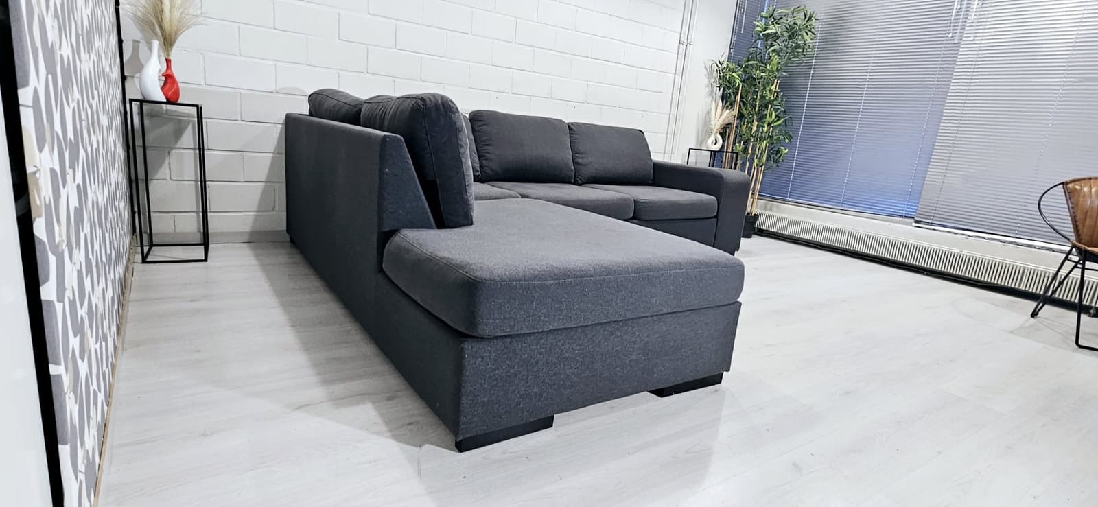 (A47) Avokulmasohva, ilmainen kuljetus, free delivery.