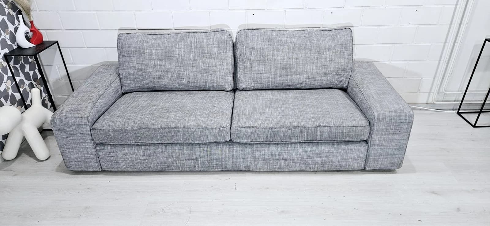 (A10) Kivik 2-istuttava sohva, ilmainen kuljetus, free delivery.