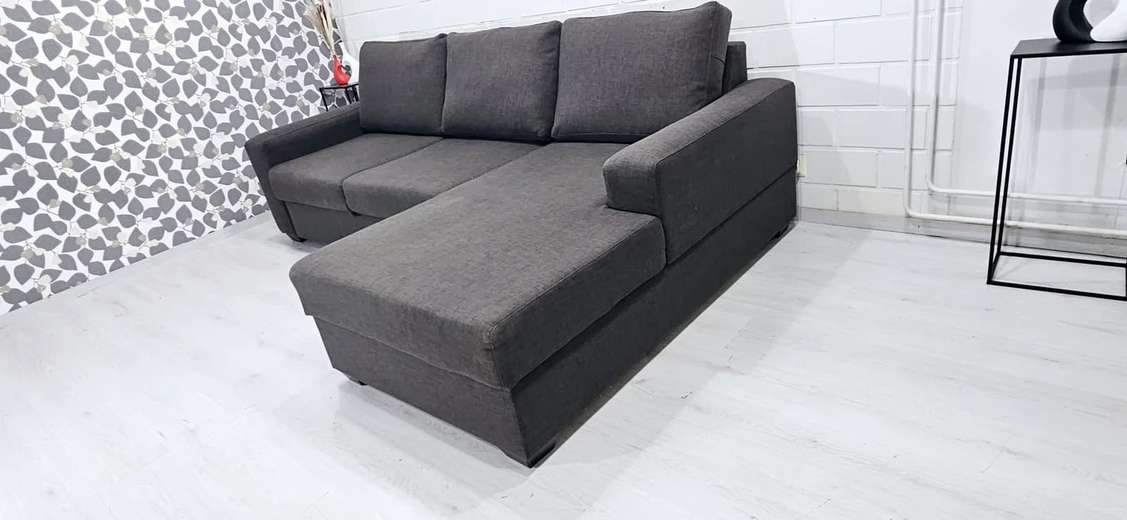 (A19) Bellus vuodesohva, ilmainen kuljetus, free delivery.