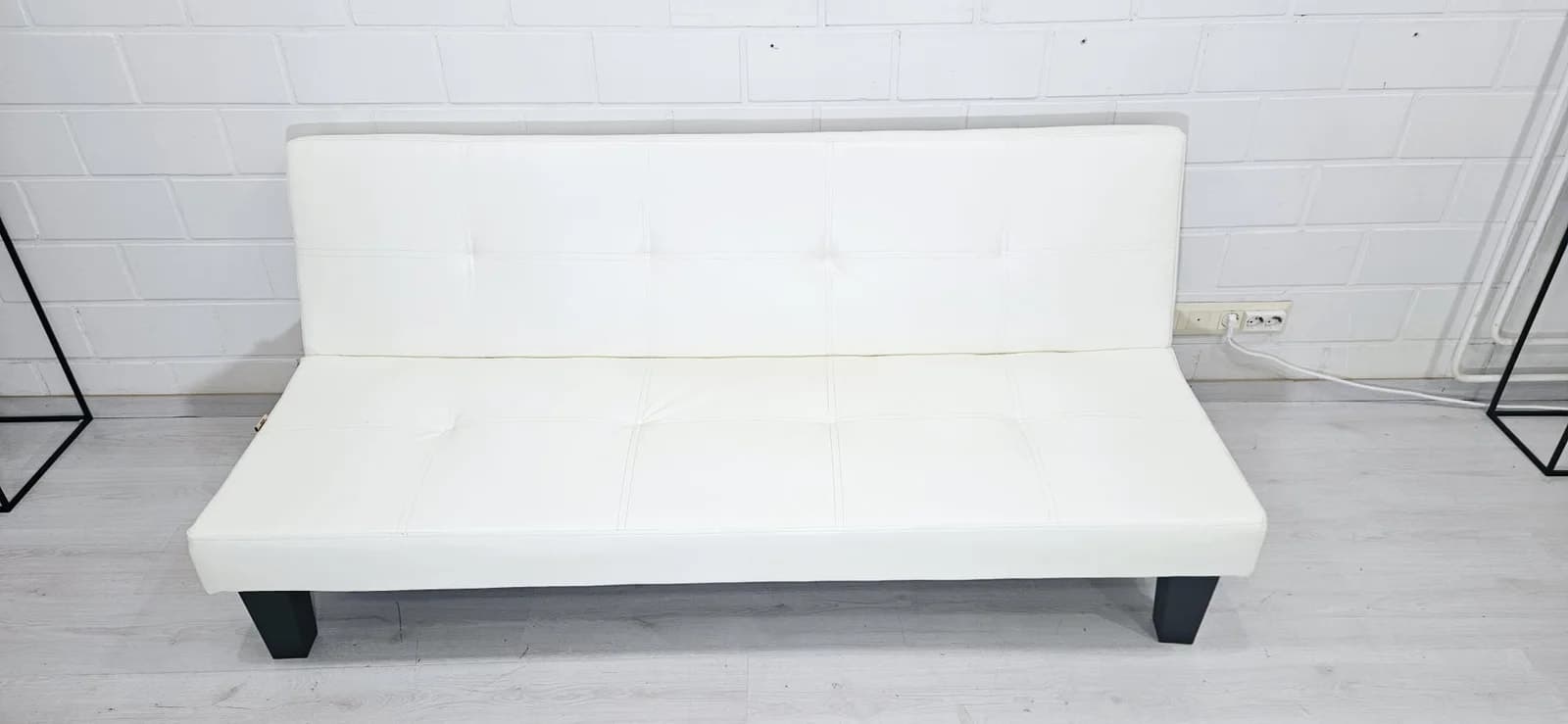 (A21) Vuodesohva, ilmainen kuljetus, free delivery.