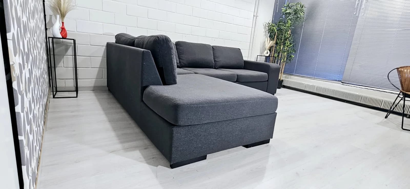 (A22) Avokulmasohva, ilmainen kuljetus, free delivery.