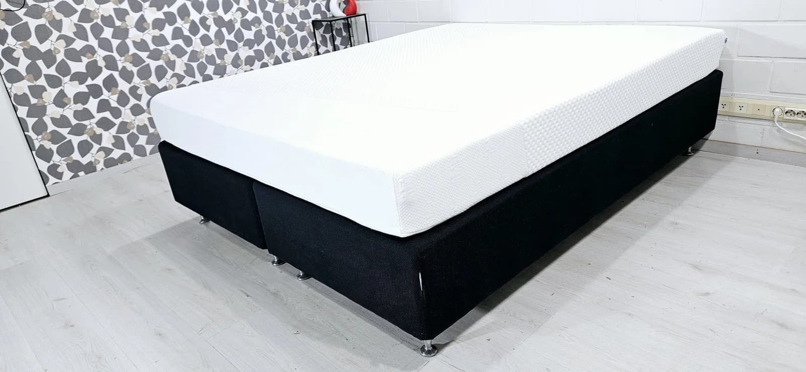 (T28) Tempur sänky, ilmainen kuljetus, free delivery.