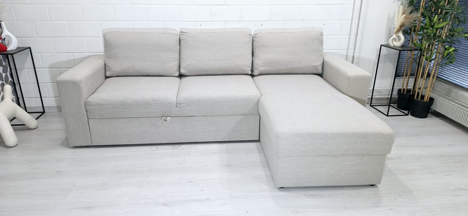(A44) Maskun vuodesohva , ilmainen kuljetus, free delivery.