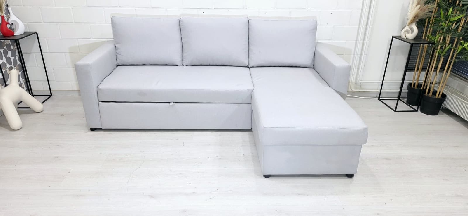 (A45)vuodesohva , ilmainen kuljetus, free delivery.