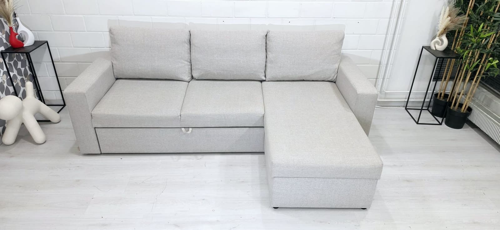 (A46) vuodesohva , ilmainen kuljetus, free delivery.