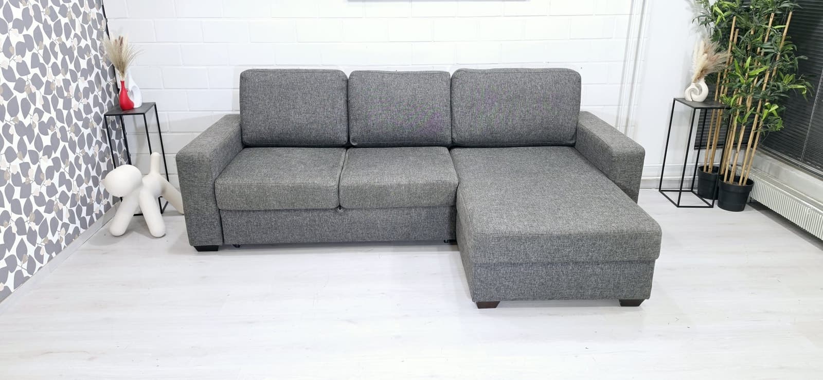 (A47)vuodesohva , ilmainen kuljetus, free delivery.