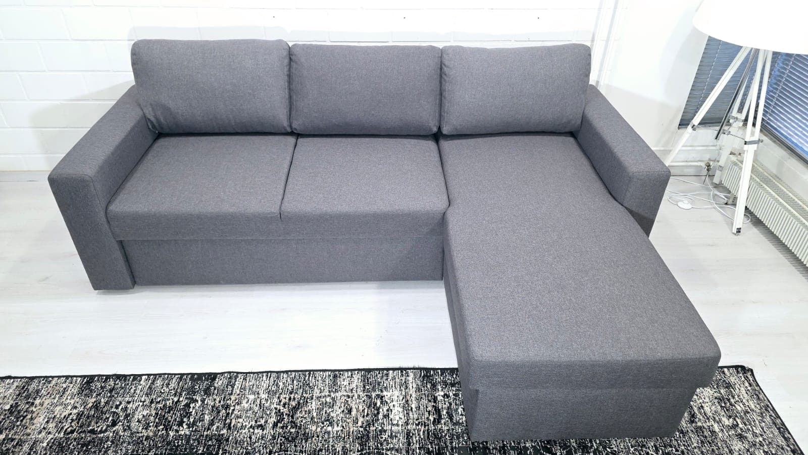 (A55)vuodesohva , ilmainen kuljetus, free delivery.